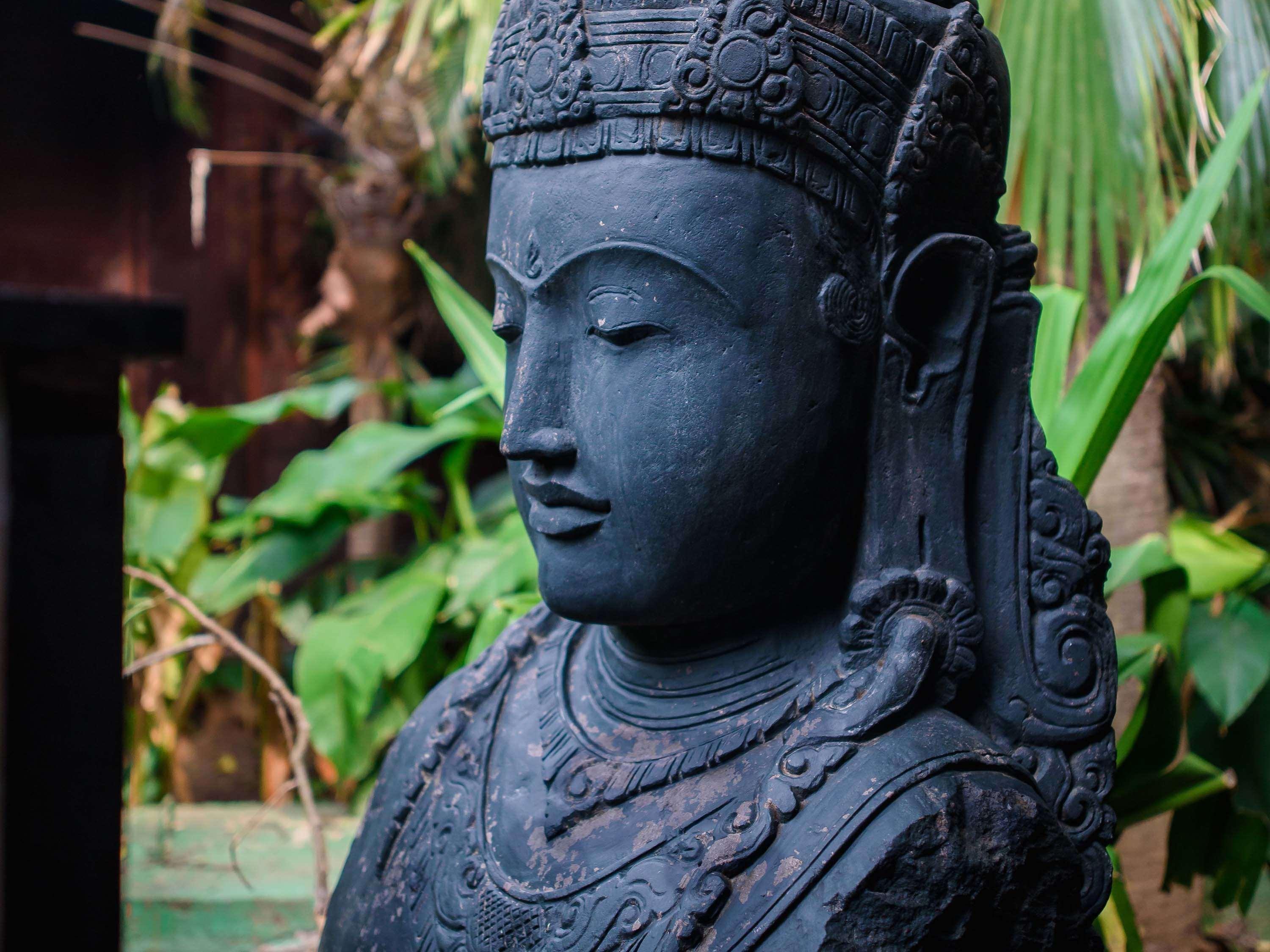 Novotel Goa Resort & Spa Кандолим Екстериор снимка A statue of the Buddha at the temple